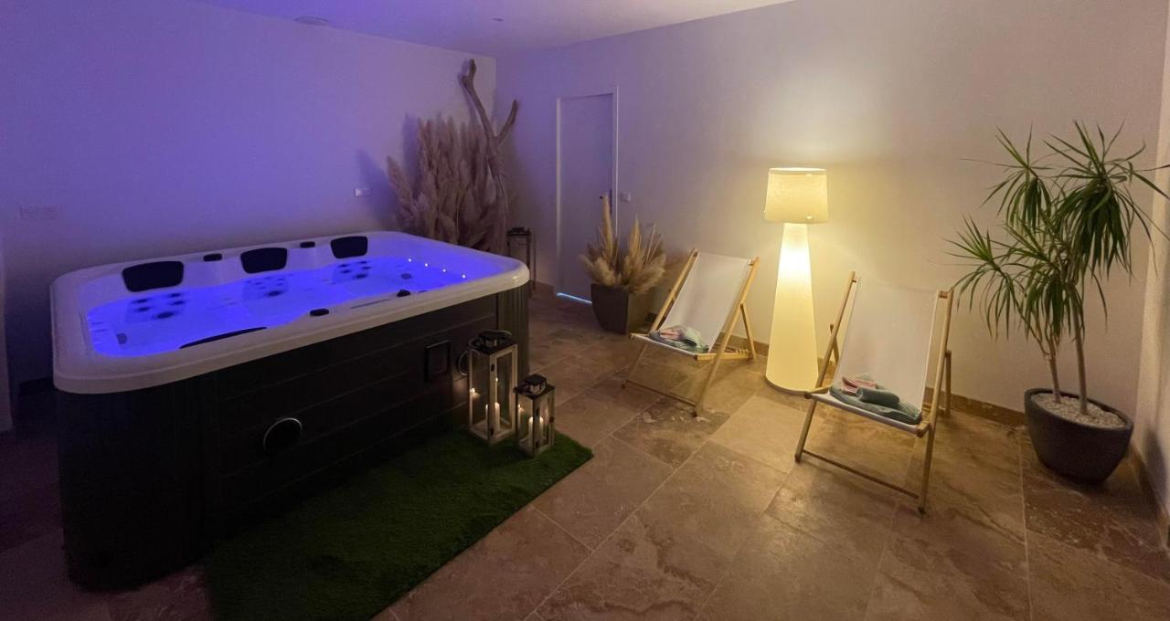 La Nuit Etoilee Apart otel Saint-Martin-de-Crau Dış mekan fotoğraf