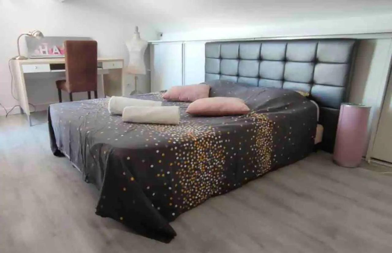 La Nuit Etoilee Apart otel Saint-Martin-de-Crau Dış mekan fotoğraf